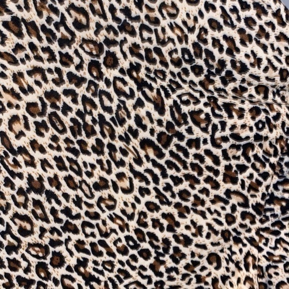 ⭐️HP⭐️ SHEIN Leopard Top - Picture 3 of 5